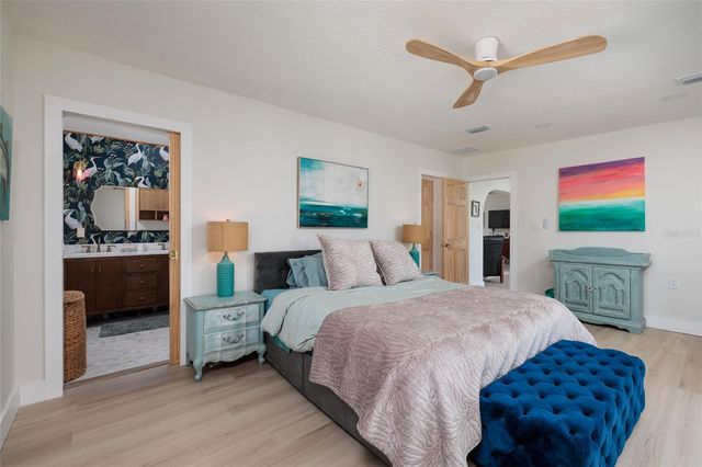 9298 SUN ISLE DRIVE NE, St Petersburg, FL 33702