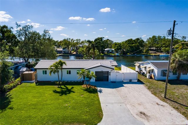 9298 SUN ISLE DRIVE NE, St Petersburg, FL 33702