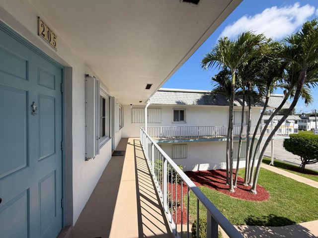 3402 Cynthia Lane 205, Lake Worth Beach, FL 33461