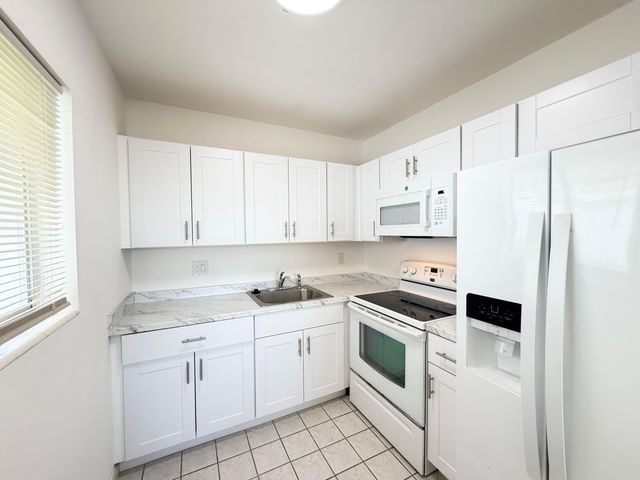 3402 Cynthia Lane 205, Lake Worth Beach, FL 33461