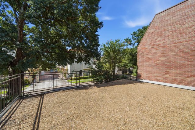 5426 John Dreaper Drive, Houston, TX 77056