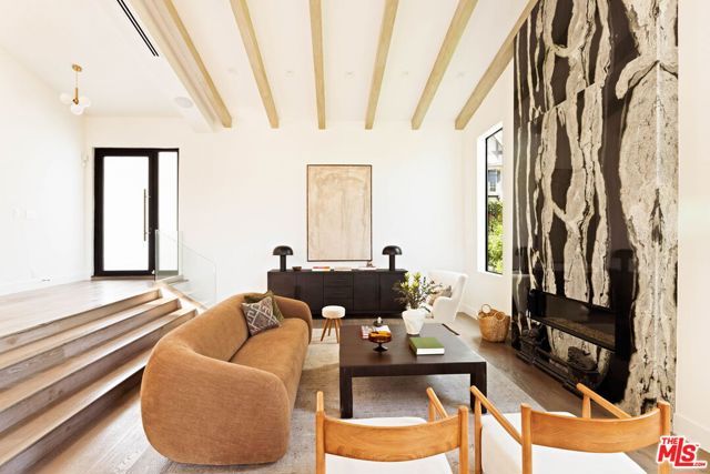 4130 Parva Avenue, Los Angeles, CA 90027