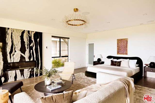 4130 Parva Avenue, Los Angeles, CA 90027