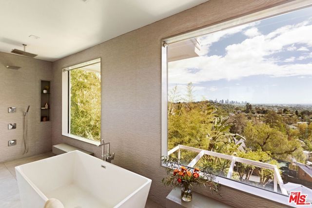 4130 Parva Avenue, Los Angeles, CA 90027