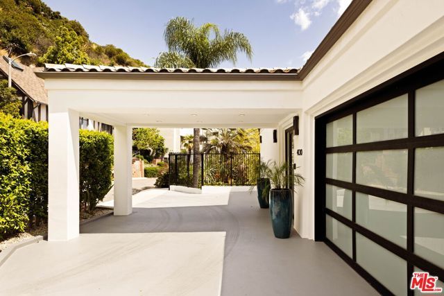4130 Parva Avenue, Los Angeles, CA 90027