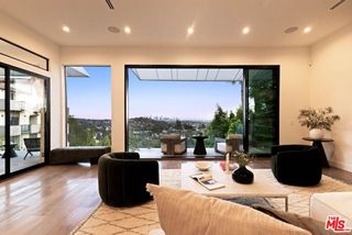 4130 Parva Avenue, Los Angeles, CA 90027