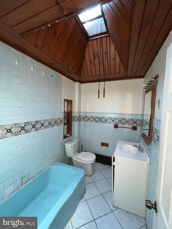 Image 4 of property listing at 5243 HAWTHORNE ST, Philadelphia, PA 19124