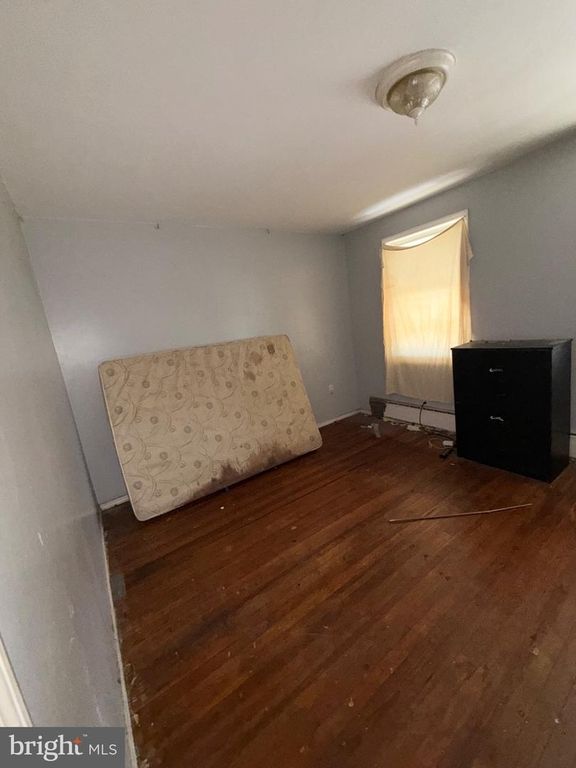 Image 5 of property listing at 5243 HAWTHORNE ST, Philadelphia, PA 19124