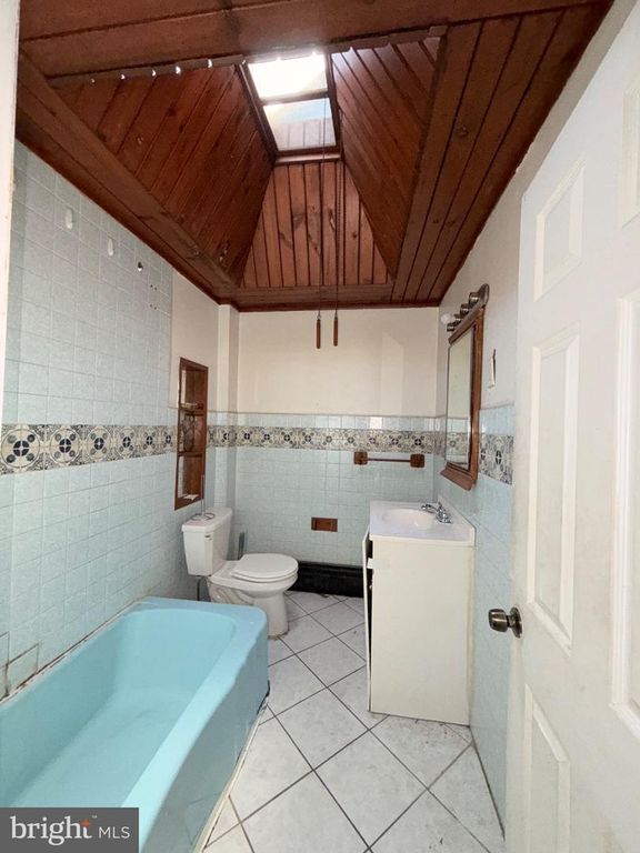 Image 7 of property listing at 5243 HAWTHORNE ST, Philadelphia, PA 19124