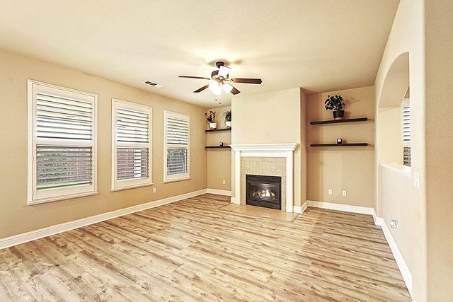 202 Bullion Hill Dr, Valley Springs, CA 95252