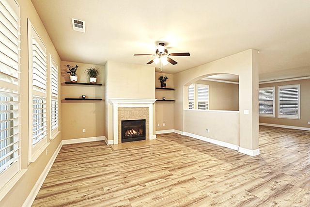 202 Bullion Hill Dr, Valley Springs, CA 95252