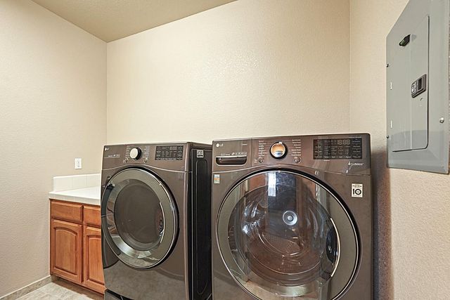 202 Bullion Hill Dr, Valley Springs, CA 95252