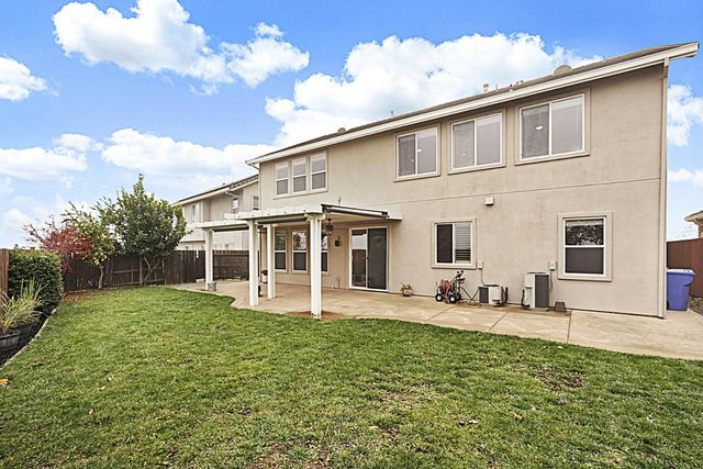 202 Bullion Hill Dr, Valley Springs, CA 95252