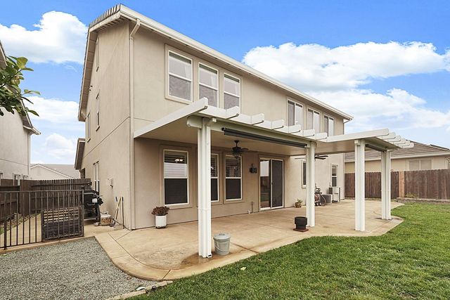 202 Bullion Hill Dr, Valley Springs, CA 95252