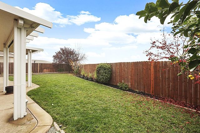 202 Bullion Hill Dr, Valley Springs, CA 95252