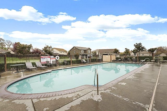 202 Bullion Hill Dr, Valley Springs, CA 95252