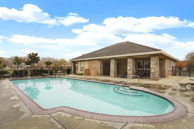 202 Bullion Hill Dr, Valley Springs, CA 95252