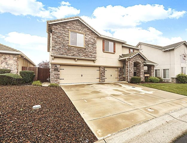 202 Bullion Hill Dr, Valley Springs, CA 95252