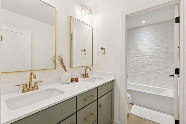 4633 Wolfberry Curve, Minnetrista, MN 55331