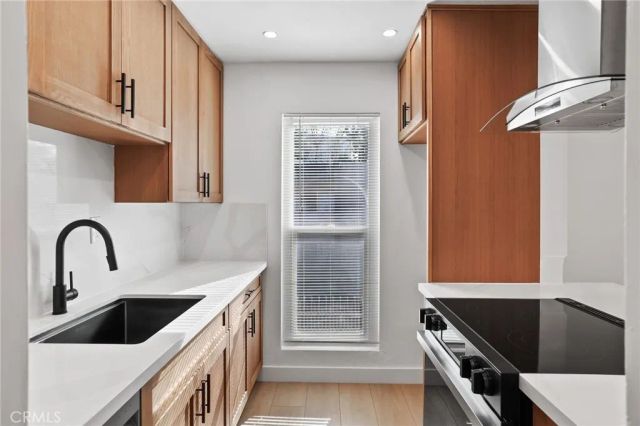 1030 W Macarthur 90, Santa Ana, CA 92707