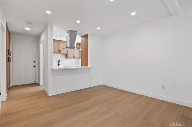 1030 W Macarthur 90, Santa Ana, CA 92707