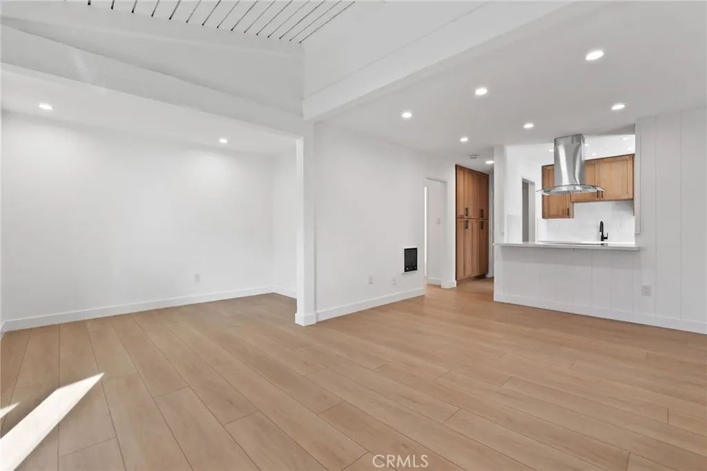 1030 W Macarthur 90, Santa Ana, CA 92707