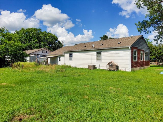 503 S Charles Street, Elm Mott, TX 76640