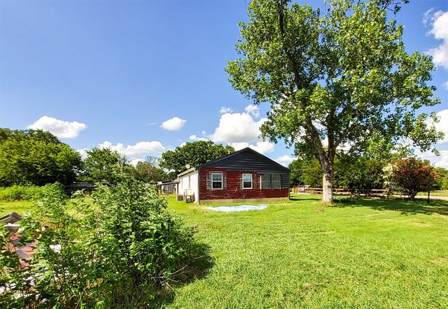 503 S Charles Street, Elm Mott, TX 76640