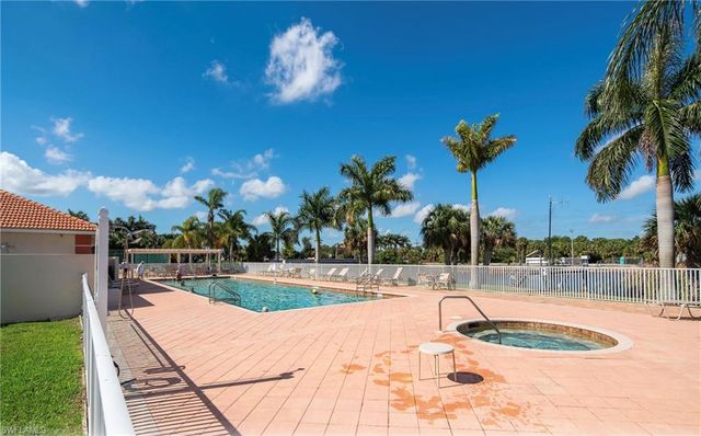 25085 Peacock LN # 102, Naples, FL 34114