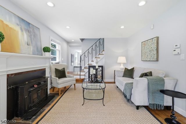 926 Lincoln Ave, Pompton Lakes Boro, NJ 07442