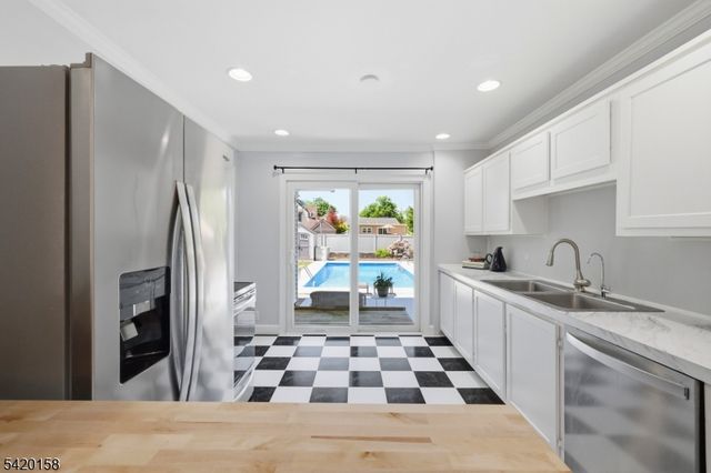 926 Lincoln Ave, Pompton Lakes Boro, NJ 07442