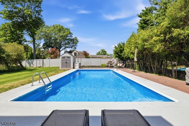 926 Lincoln Ave, Pompton Lakes Boro, NJ 07442