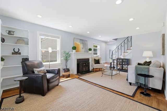 926 Lincoln Ave, Pompton Lakes Boro, NJ 07442