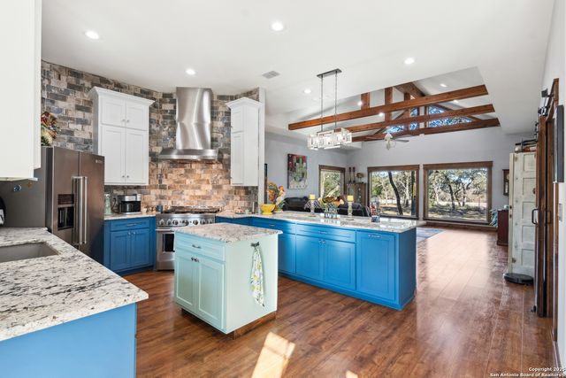 381 Camino Primero, Leakey, TX 78873