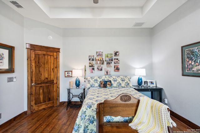 381 Camino Primero, Leakey, TX 78873