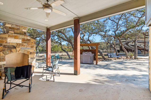 381 Camino Primero, Leakey, TX 78873