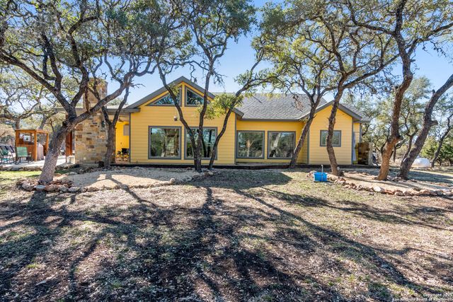 381 Camino Primero, Leakey, TX 78873
