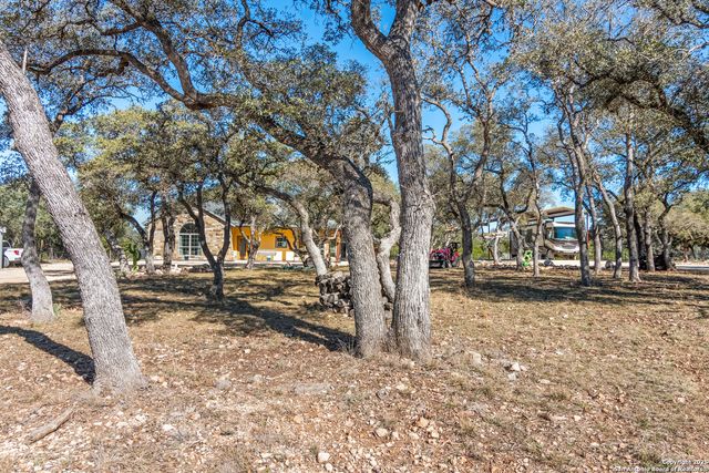 381 Camino Primero, Leakey, TX 78873