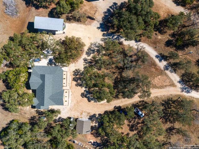 381 Camino Primero, Leakey, TX 78873