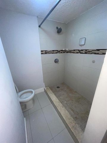 4344 NW 9th Avenue 9-3f, Pompano Beach, FL 33064