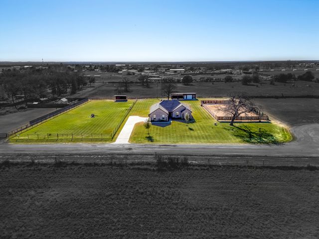 127 Captain Lane, Weatherford, TX 76087