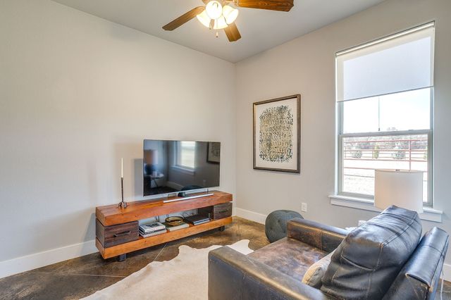 127 Captain Lane, Weatherford, TX 76087