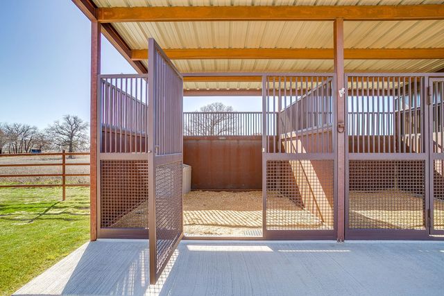 127 Captain Lane, Weatherford, TX 76087