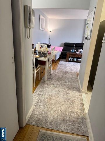 2350 Linwood Avenue 3H, Fort Lee, NJ 07024