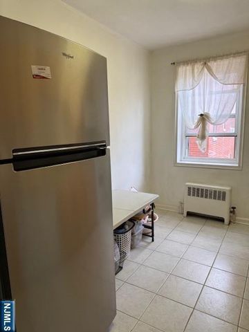 2350 Linwood Avenue 3H, Fort Lee, NJ 07024