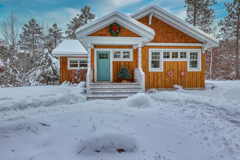 8056 N North Rd, Springbrook, WI 51875