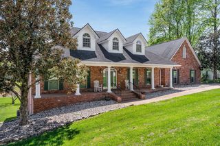 1319 N Plantation Dr, Cookeville, TN 38506