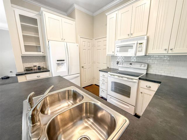 10257 Sunset View Drive, Fort Worth, TX 76108