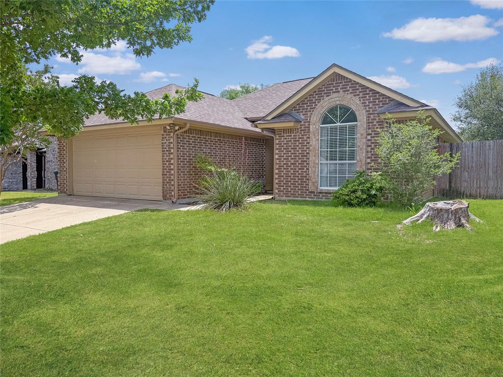 10257 Sunset View Drive, Fort Worth, TX 76108
