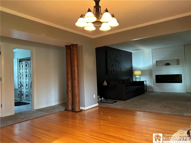 1115 Seneca Creek Road, West Seneca, NY 14224